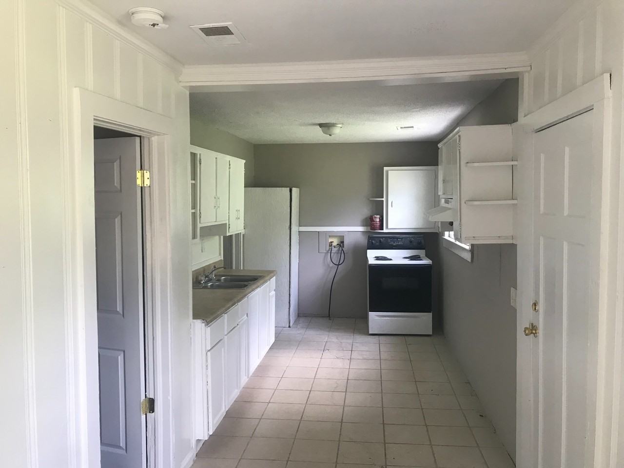 2612 7th St - Photo 6 of 14