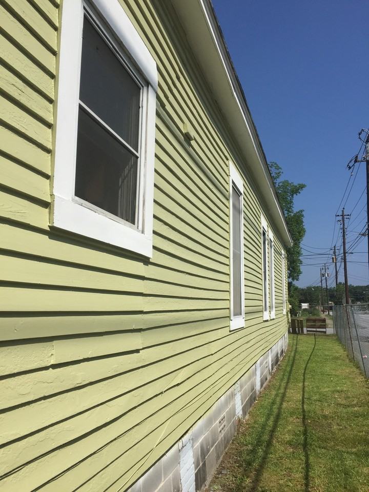 2440 Marion St - Photo 3 of 16