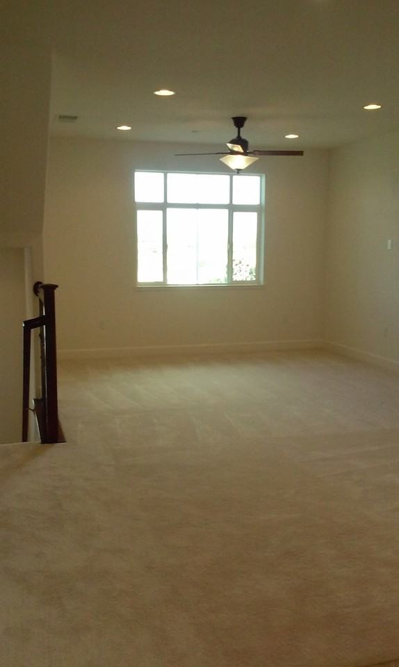5360 Campus Dr - Photo 3 of 13