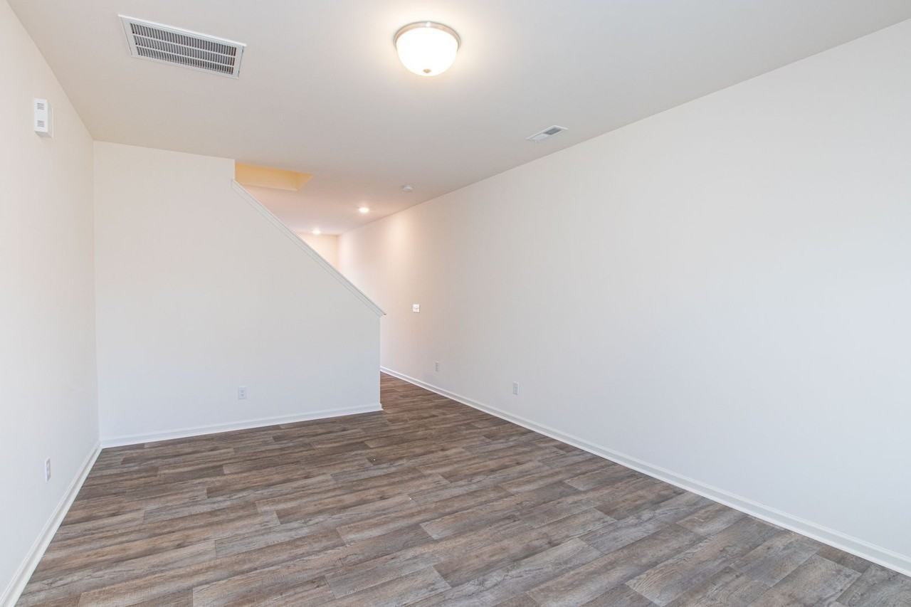 7030 Duncan Acres Dr - Photo 2 of 20