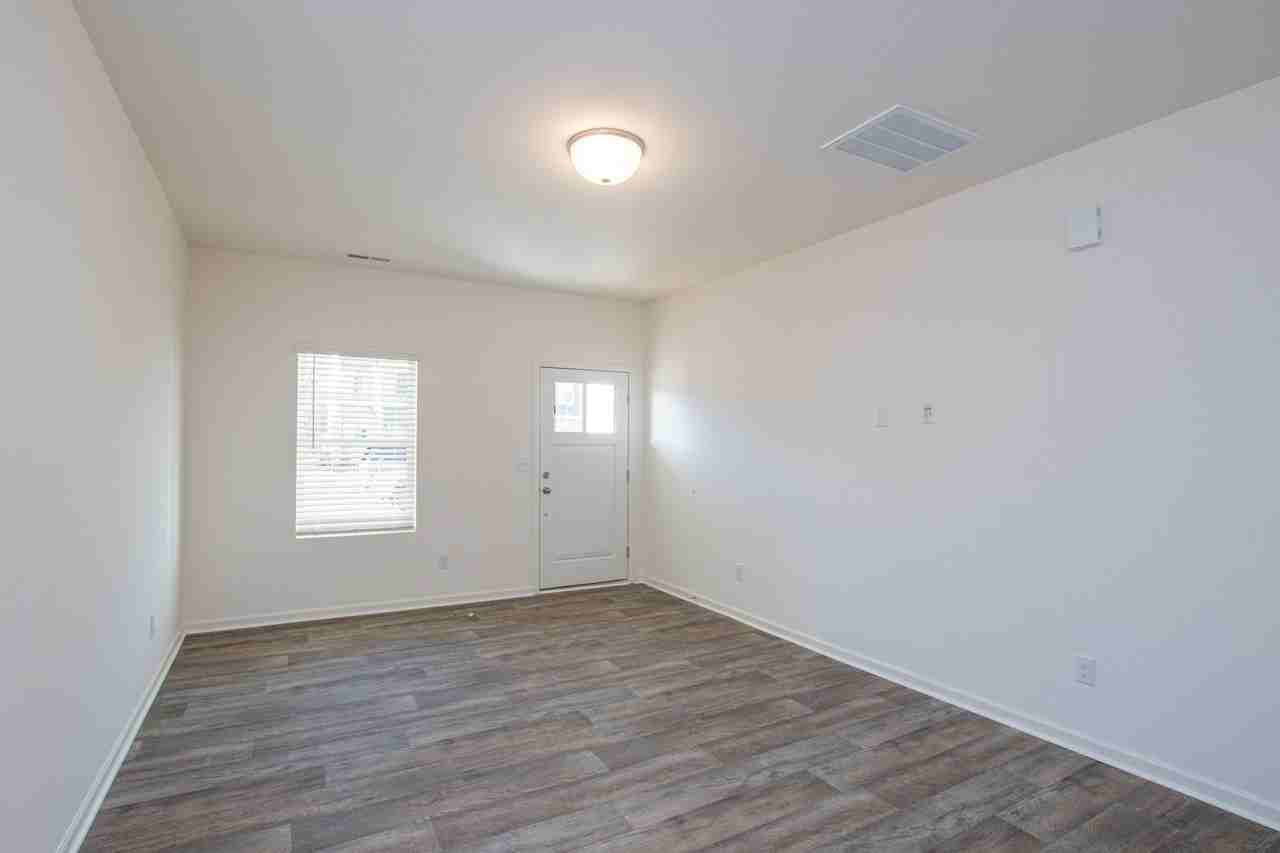7030 Duncan Acres Dr - Photo 3 of 20