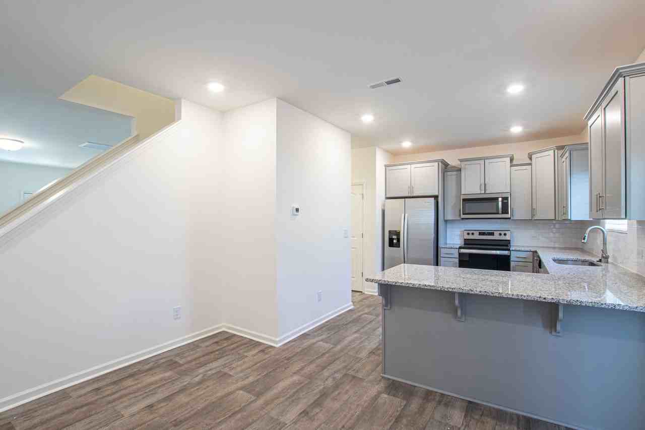 7030 Duncan Acres Dr - Photo 5 of 20