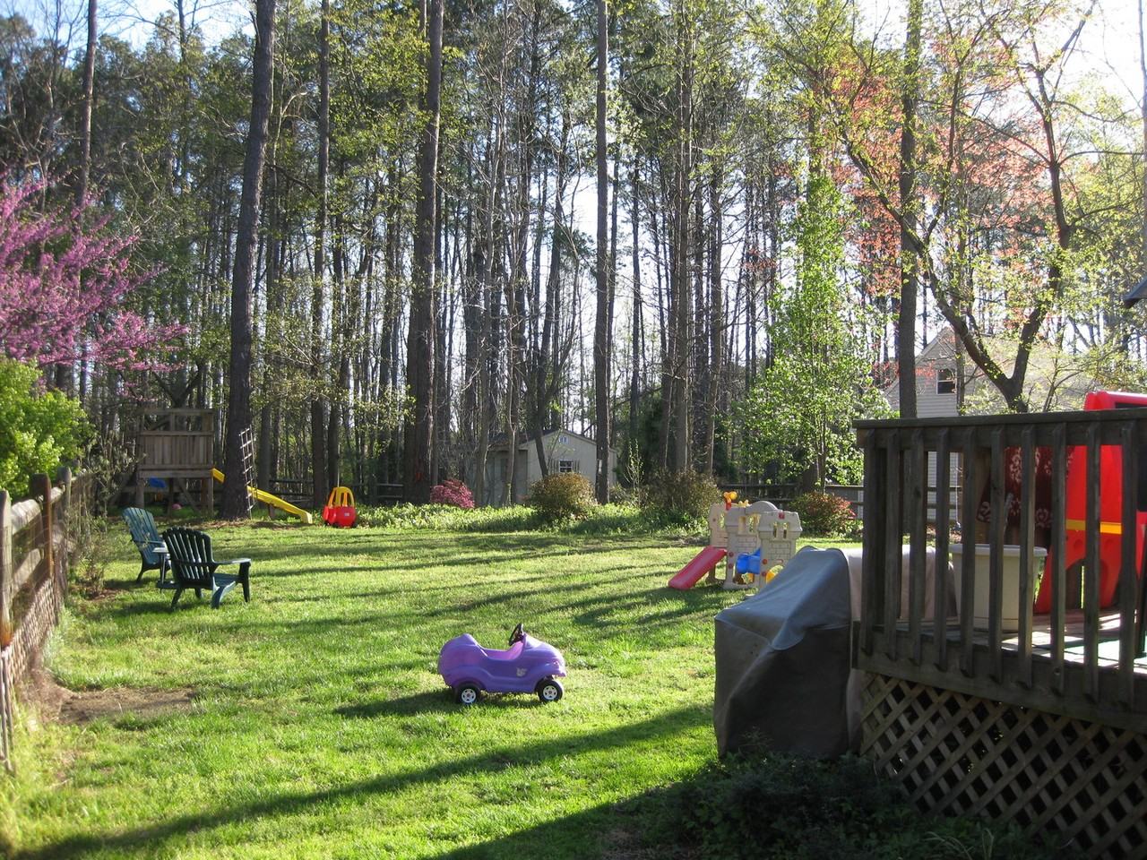 104 Runaway Ln - Photo 3 of 8