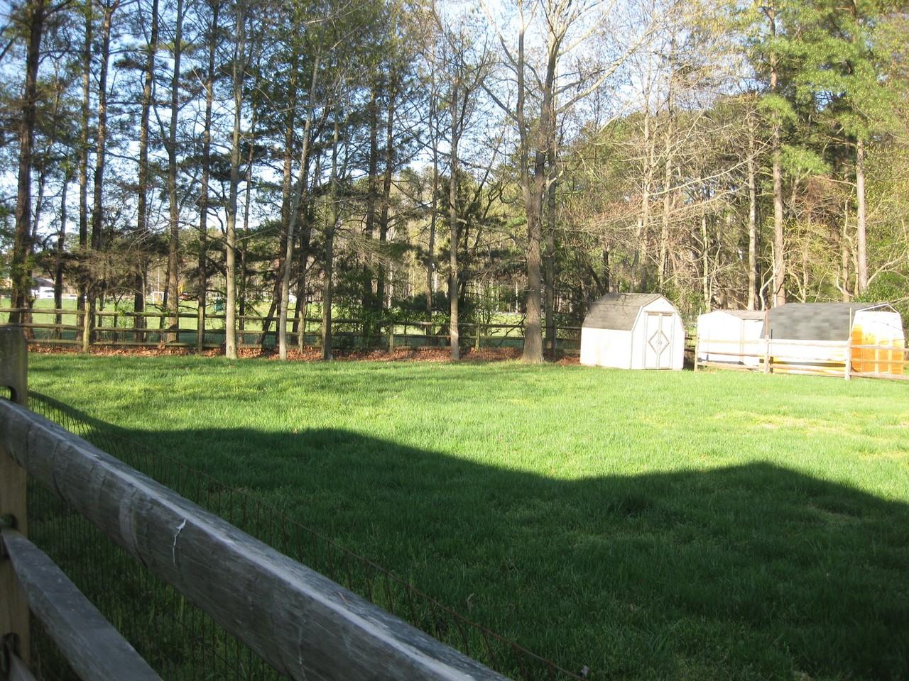 104 Runaway Ln - Photo 4 of 8