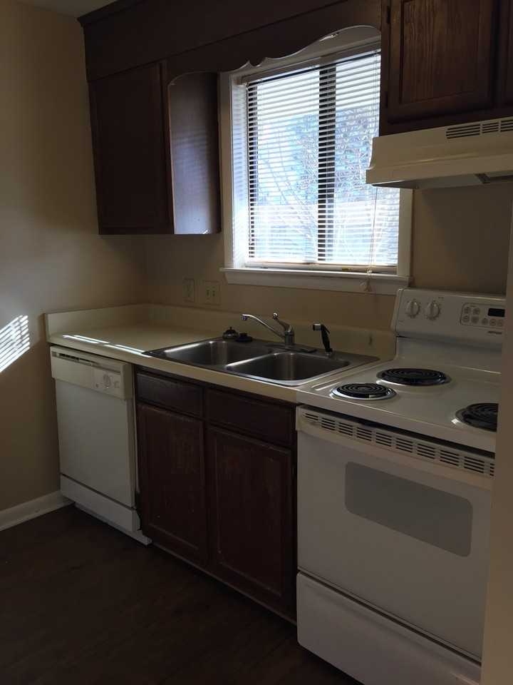 180 Driftwood Ln - Photo 4 of 12