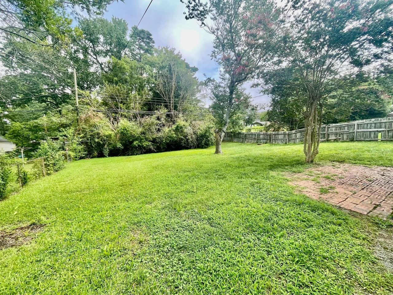 4205 Oak Forest Dr - Photo 2 of 2