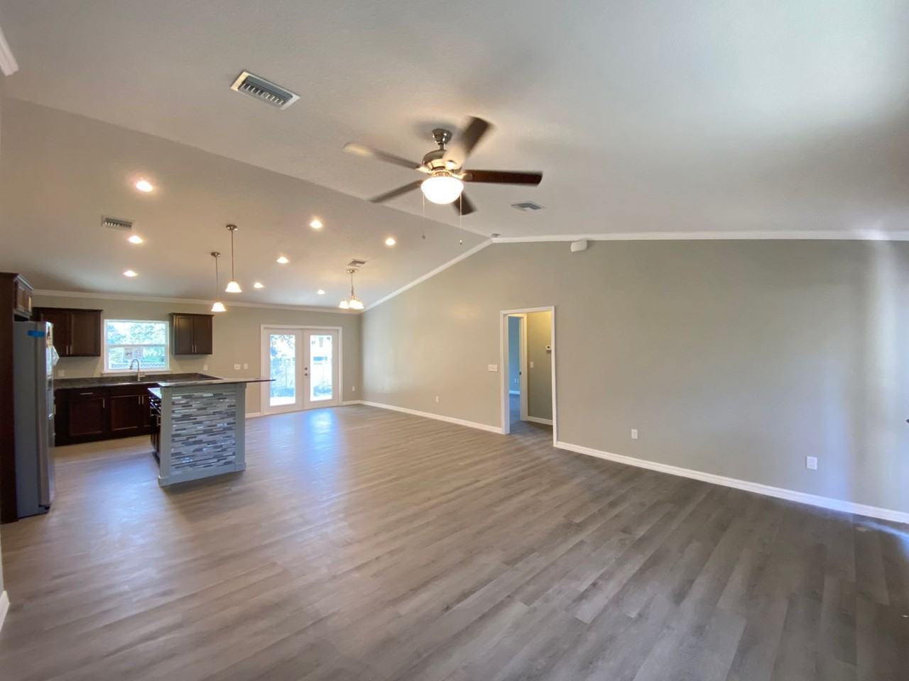 10 Hemlock Circle Ct - Photo 4 of 33