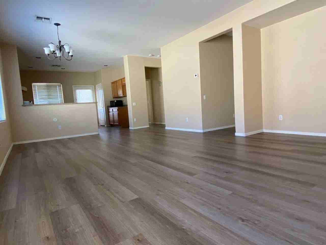 517 S 115th Dr - Photo 2 of 17