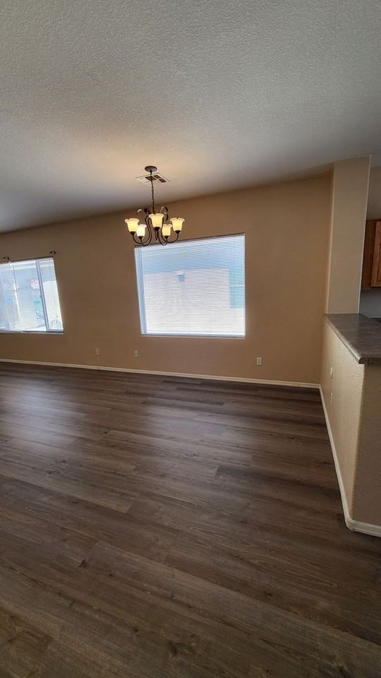517 S 115th Dr - Photo 5 of 17
