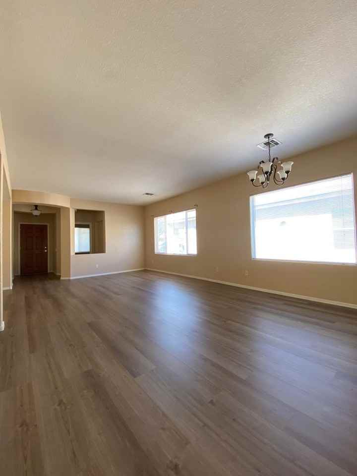 517 S 115th Dr - Photo 6 of 17