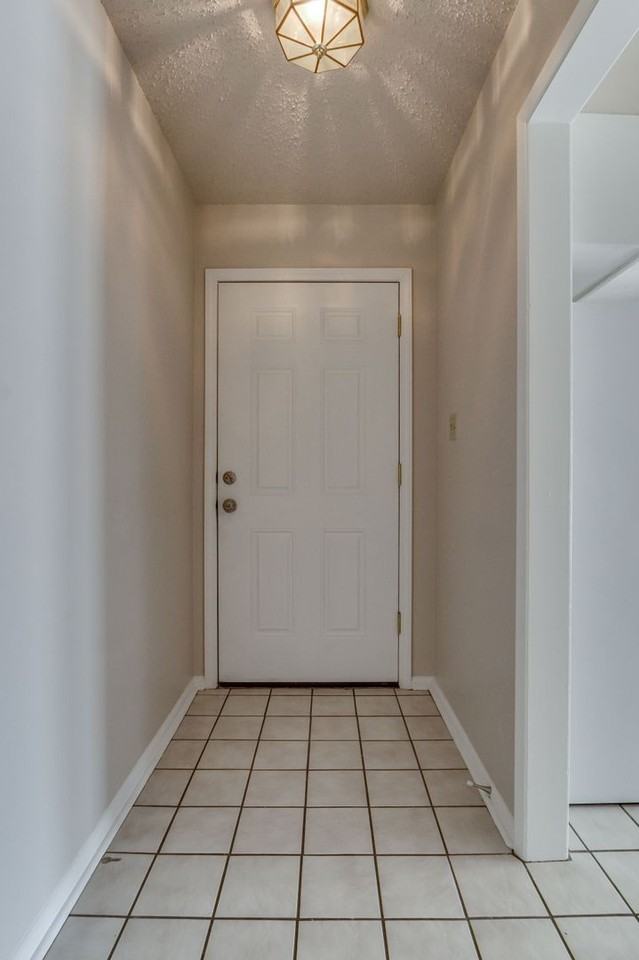 1805 Melody Dr - Photo 3 of 32