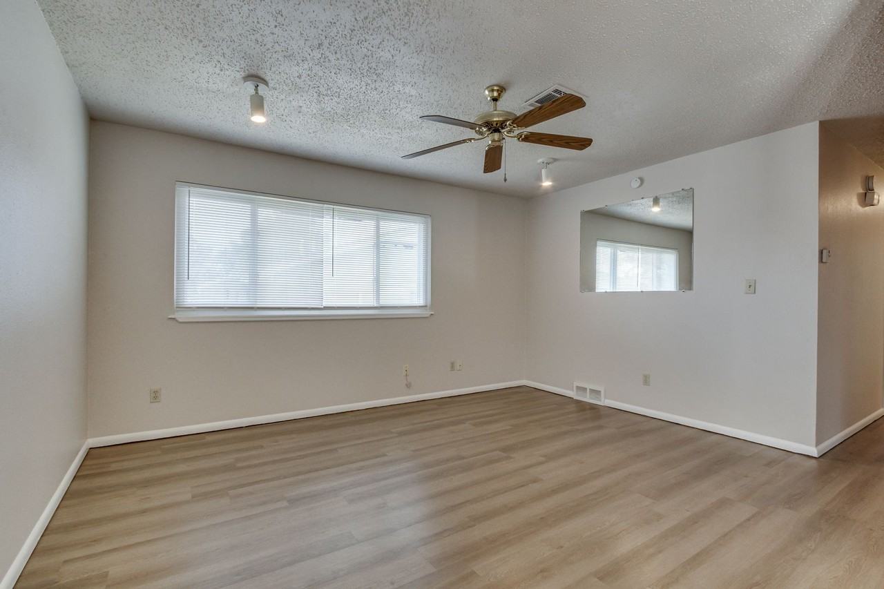 1805 Melody Dr - Photo 5 of 32