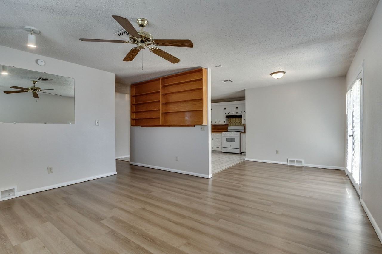 1805 Melody Dr - Photo 7 of 32