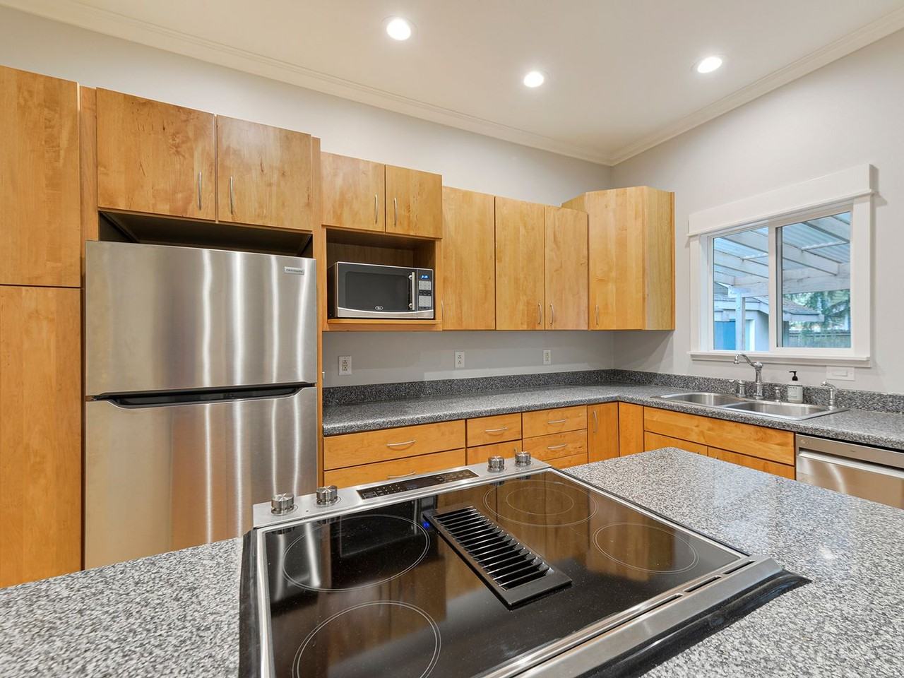 8431 S 117th St - Photo 4 of 21