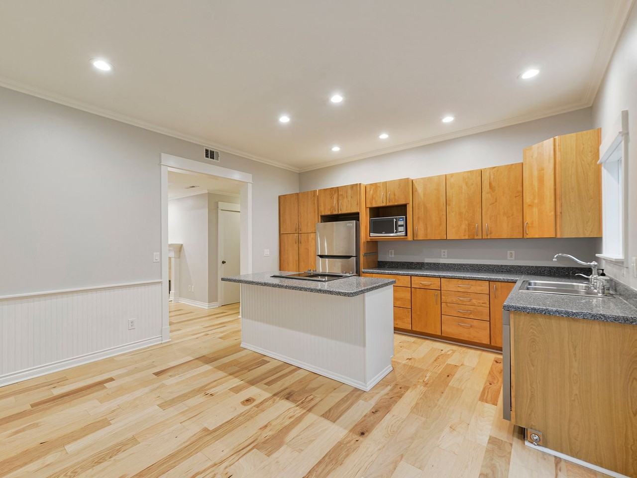 8431 S 117th St - Photo 5 of 21