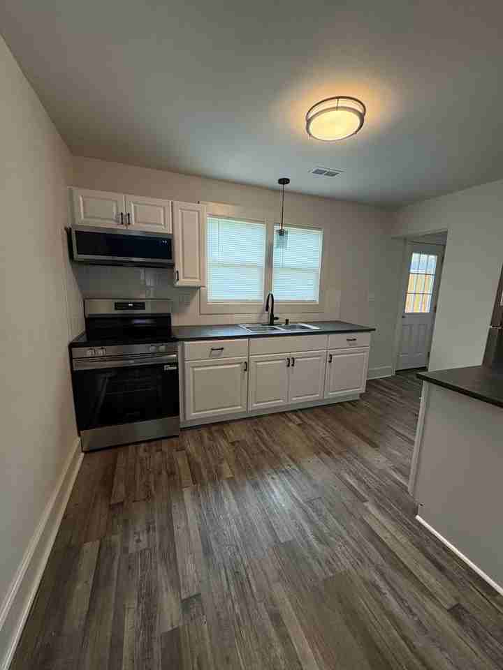 506 Watson Ave - Photo 3 of 10