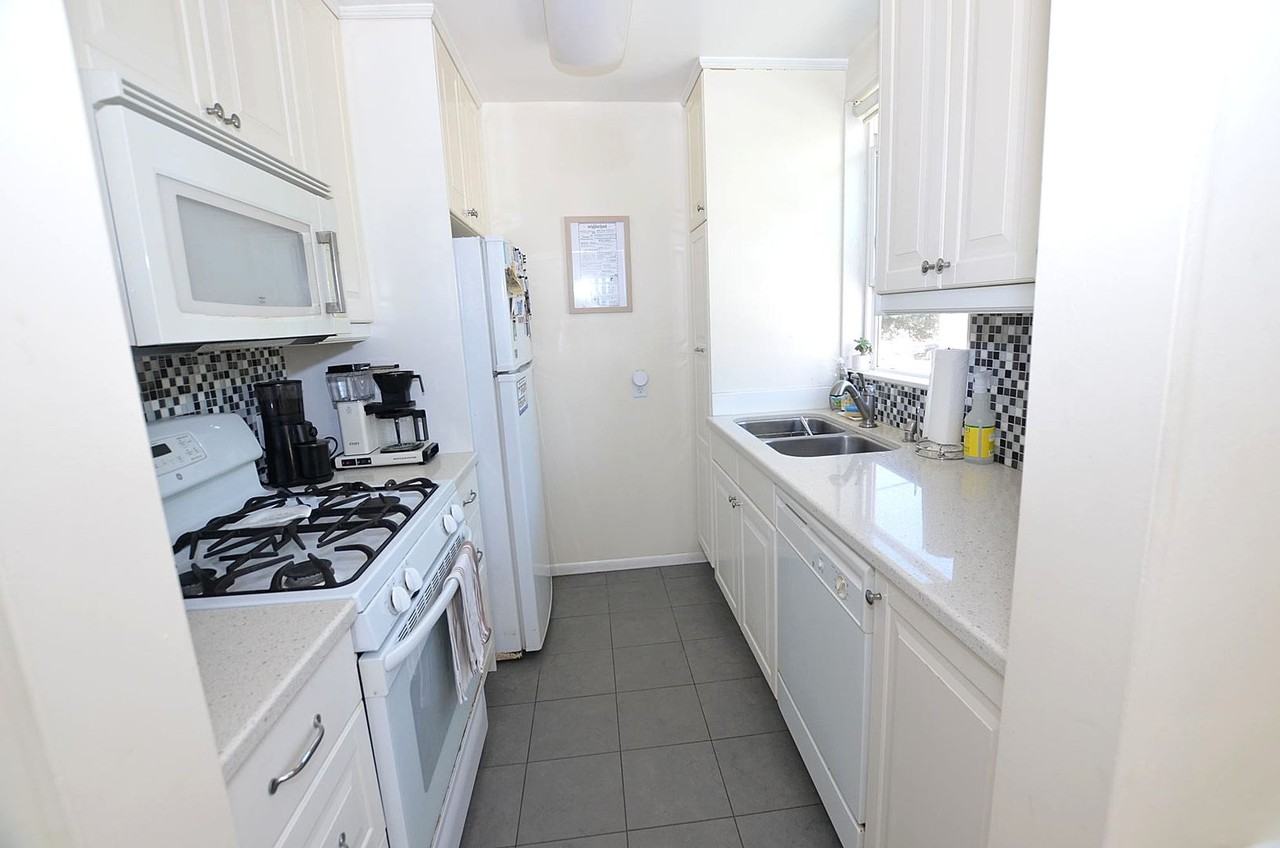 711 G Ave - Photo 3 of 13