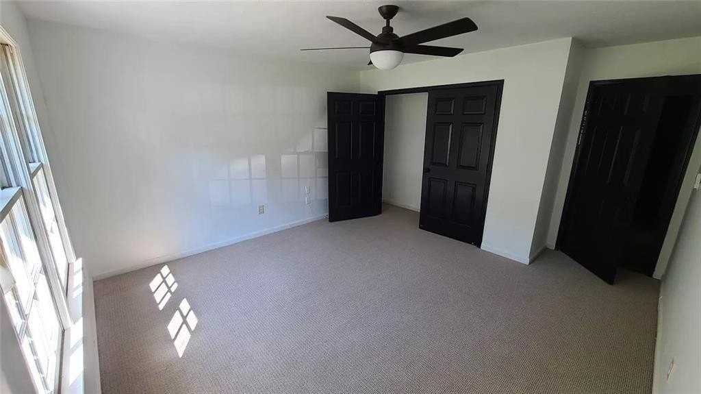 626 Jackson Park Ln - Photo 5 of 10