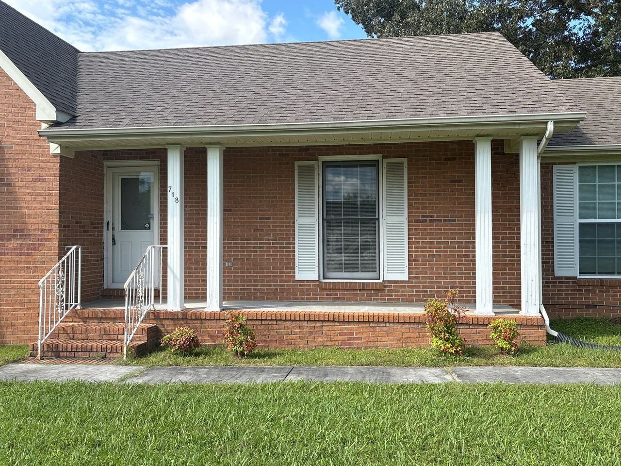 718 Doak Rd - Photo 2 of 28