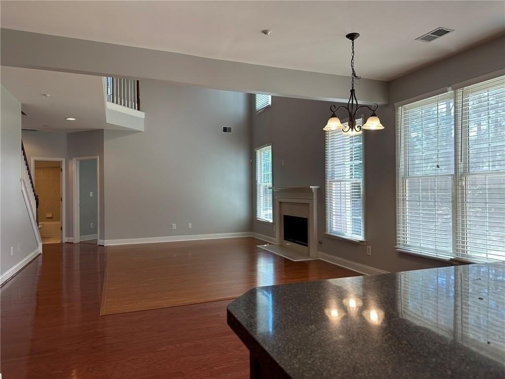 669 Maple Grove Way - Photo 4 of 36