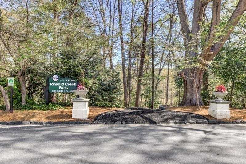 1921 Walthall Dr Nw - Photo 2 of 45