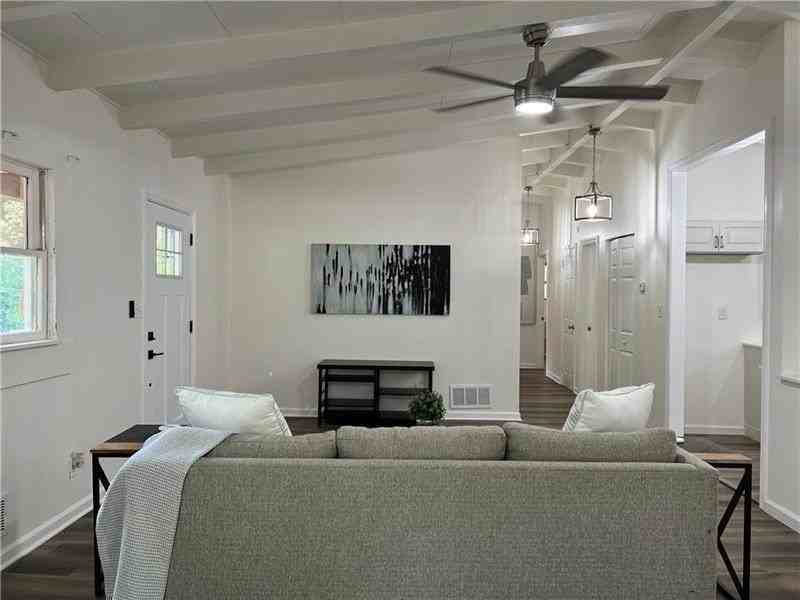 2956 Monterey Dr - Photo 5 of 16