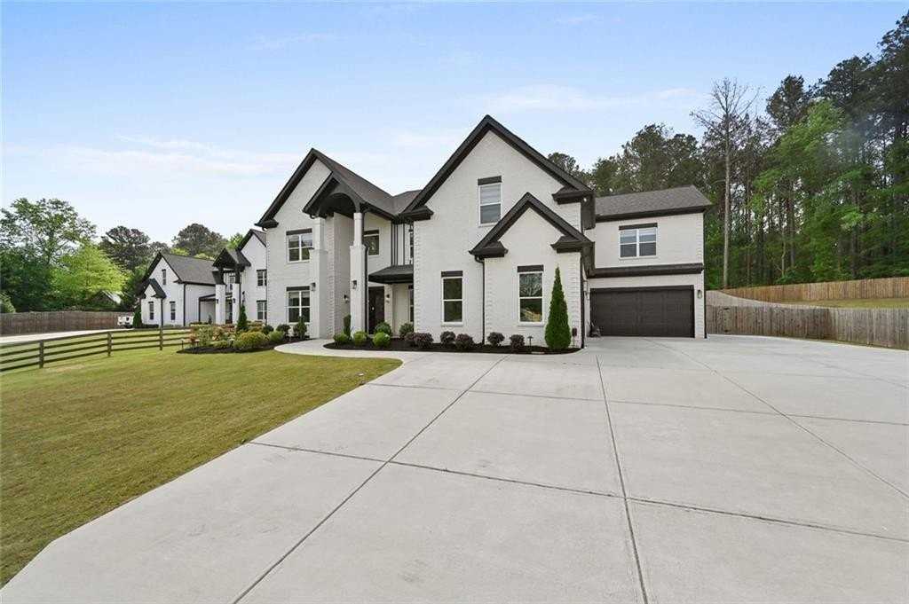 2694 Thompson Mill Rd - Photo 4 of 50