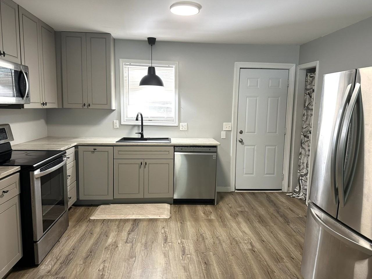 116 Hyde Cir #A - Photo 3 of 11