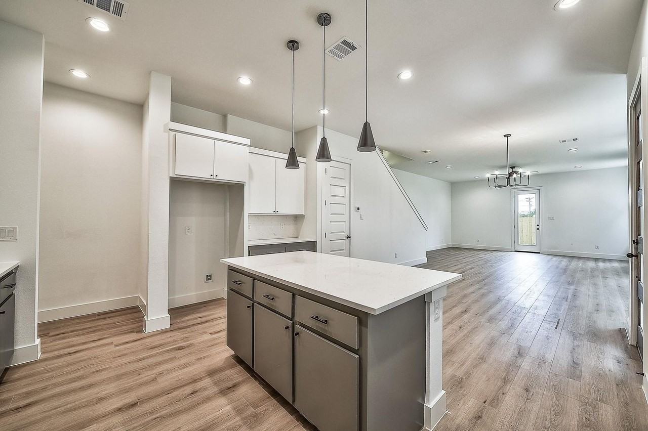 1632 E Davis Ave - Photo 4 of 18