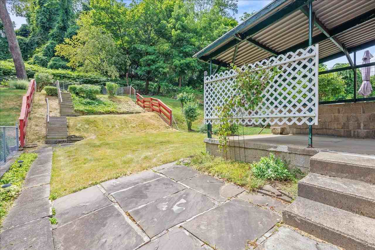 2182 Pauline Ave - Photo 5 of 30