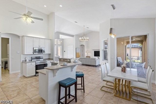 2111 Sw 51st St - Photo 4 of 14