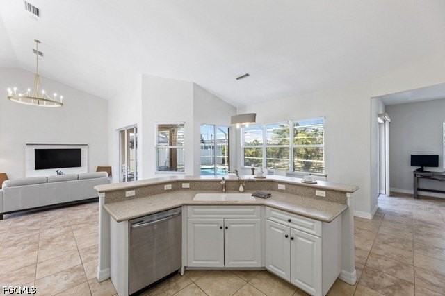 2111 Sw 51st St - Photo 5 of 14