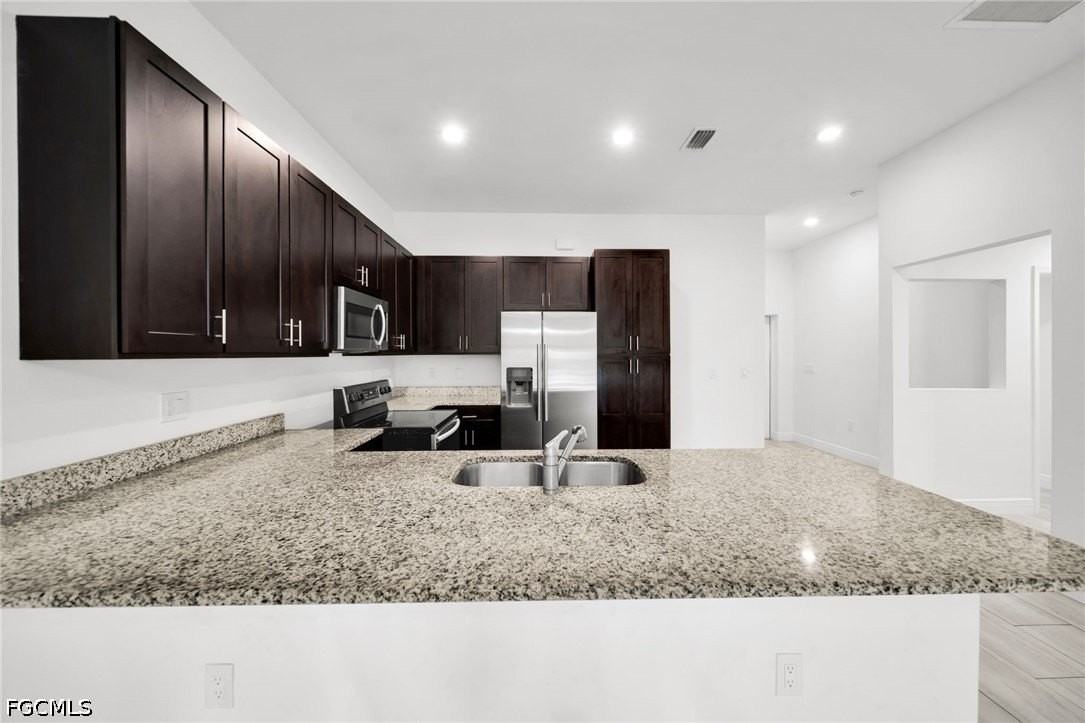 318 Sw 7th Ter - Photo 7 of 27