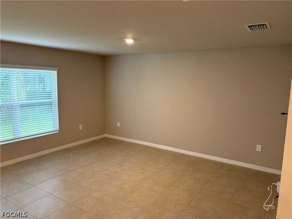 5013 Placid Ln - Photo 5 of 24