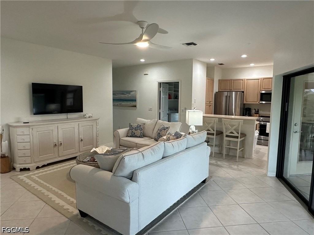 663 10th Ave S #B663 - Photo 3 of 8