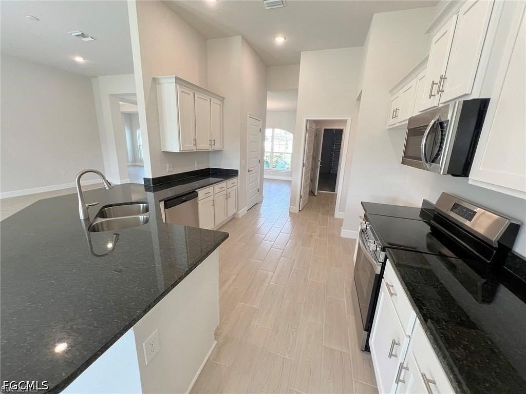 410 Se 1st Ter - Photo 5 of 31