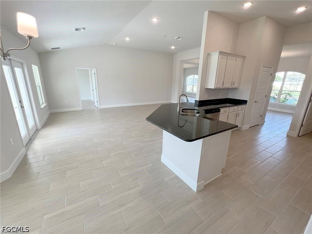 410 Se 1st Ter - Photo 6 of 31