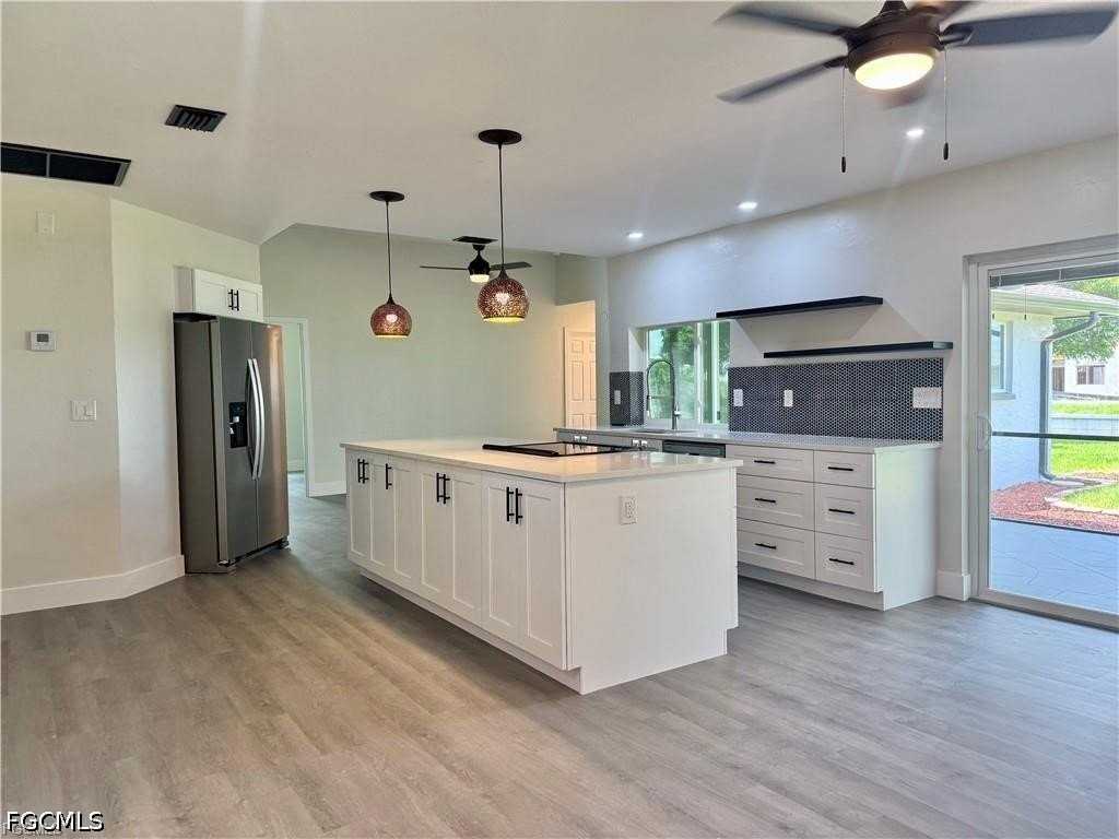 145 Sw 28th Ter - Photo 4 of 26