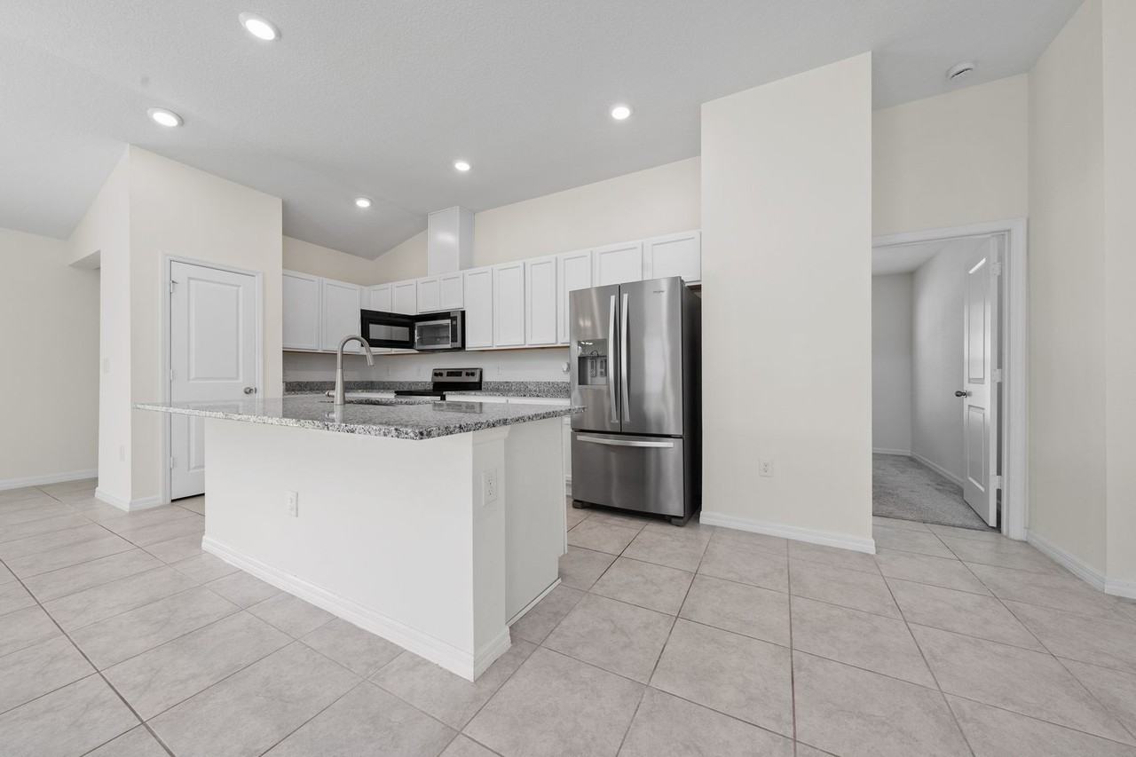9061 Oscraft Dr - Photo 6 of 29
