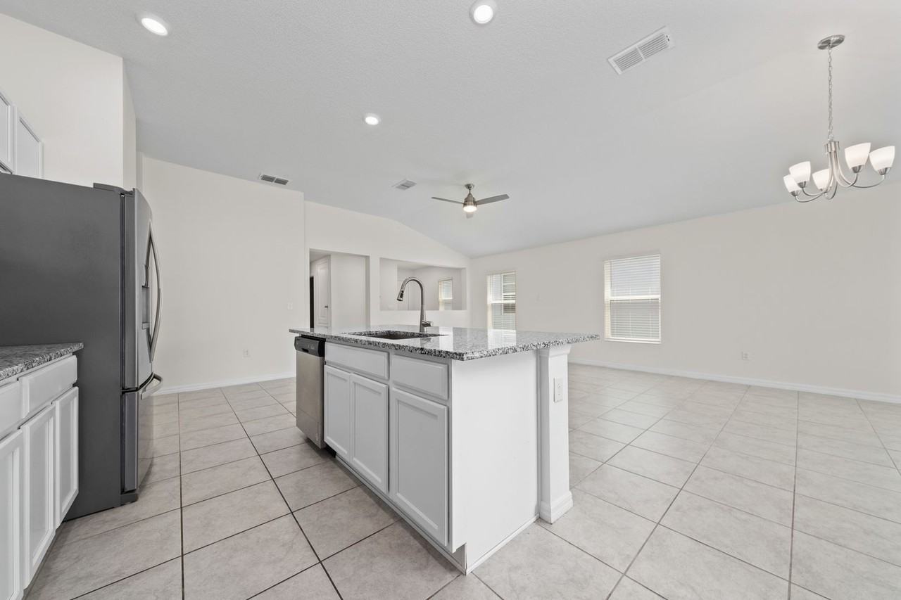 9061 Oscraft Dr - Photo 7 of 29