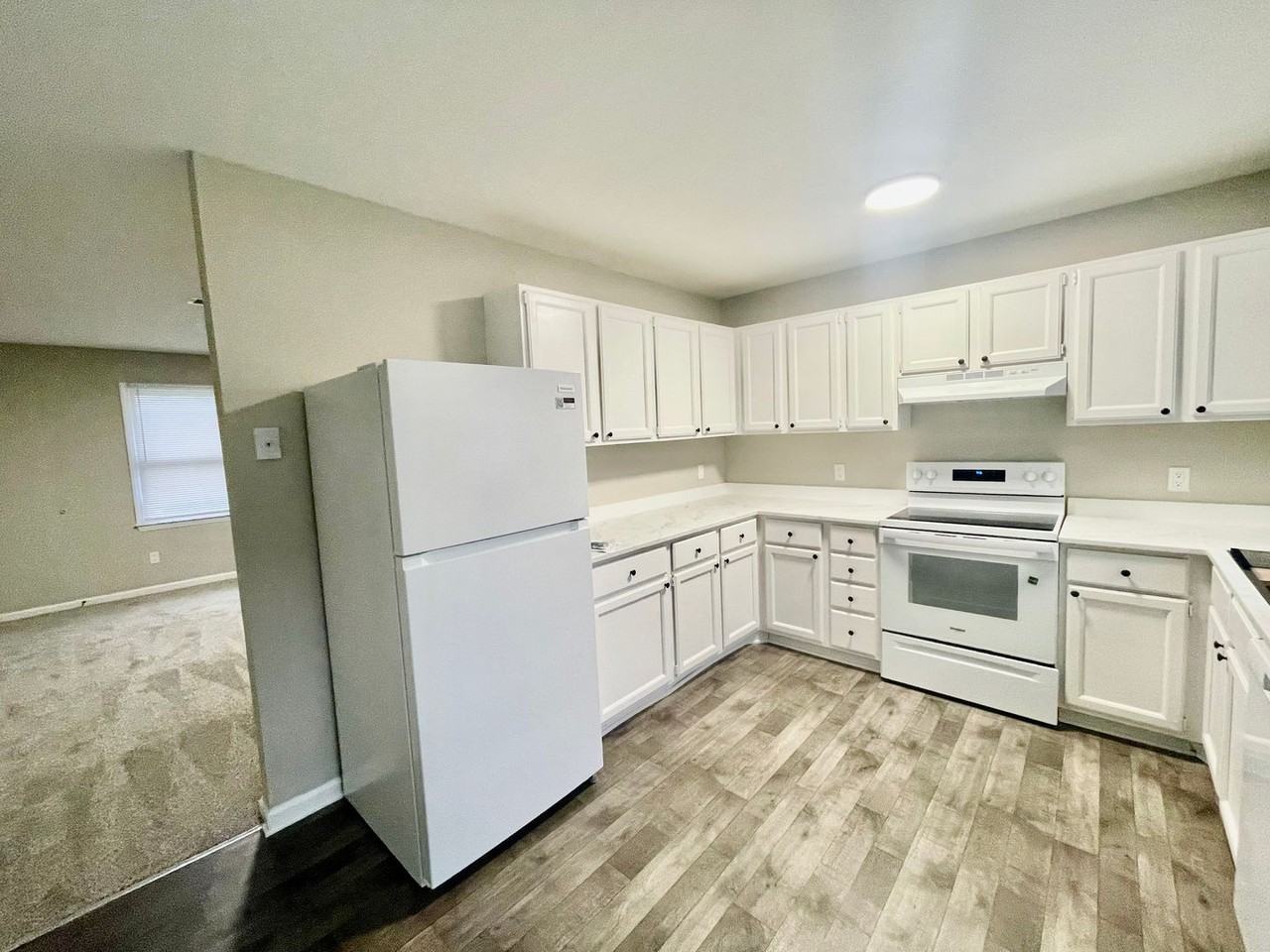 260 Kelly St - Photo 7 of 13