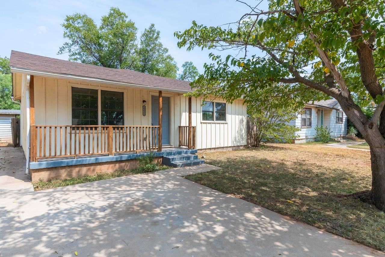 2233 Fannin St - Photo 2 of 23