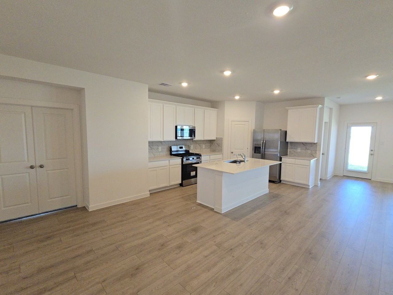 31214 Whistledown Ln - Photo 3 of 17