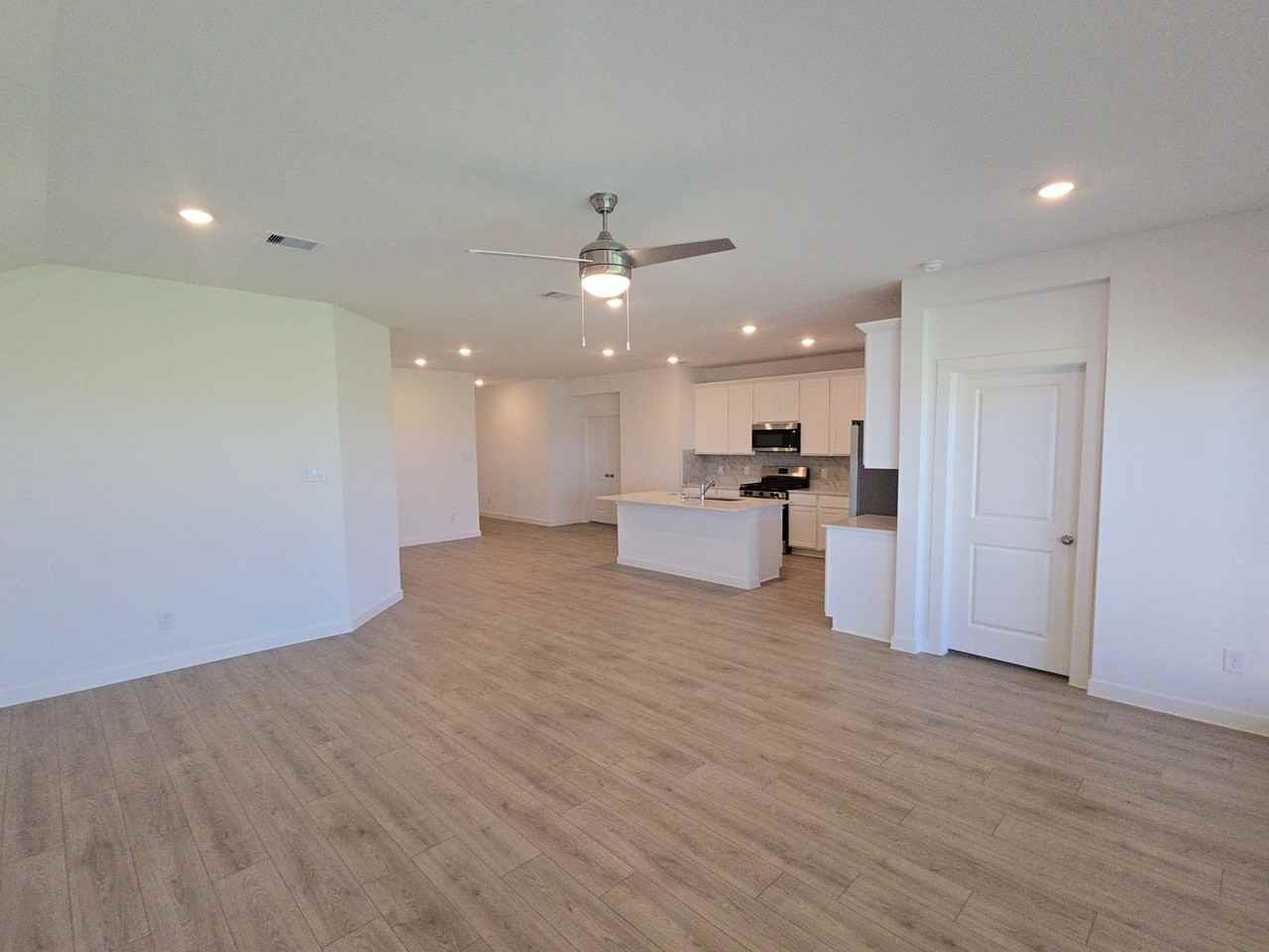 31214 Whistledown Ln - Photo 4 of 17