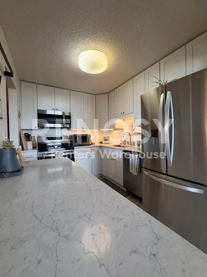 78 10th St E #3009 - Photo 4 of 19