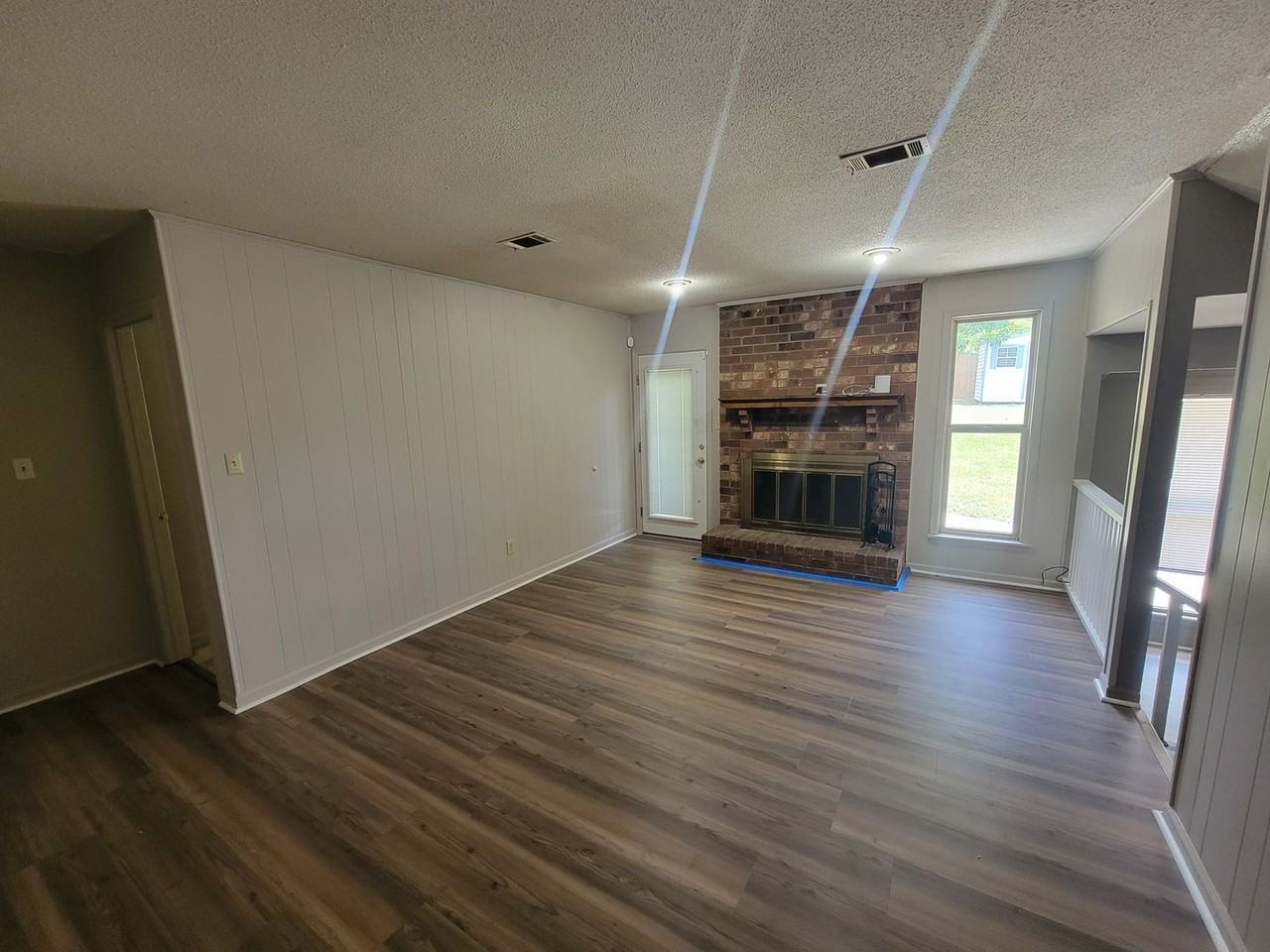 3737 Woodcock Dr - Photo 3 of 26