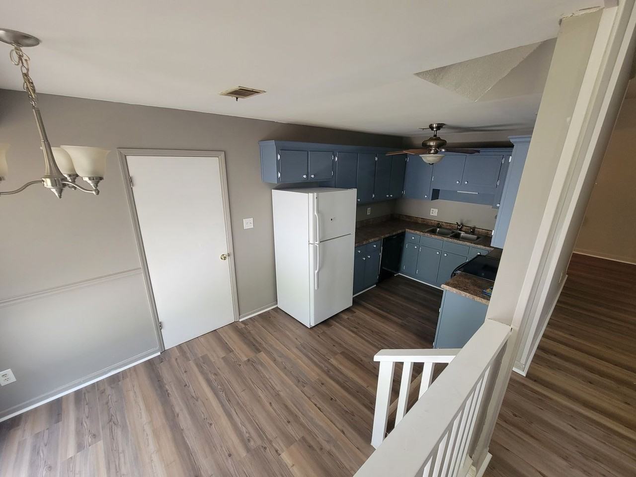 3737 Woodcock Dr - Photo 4 of 26