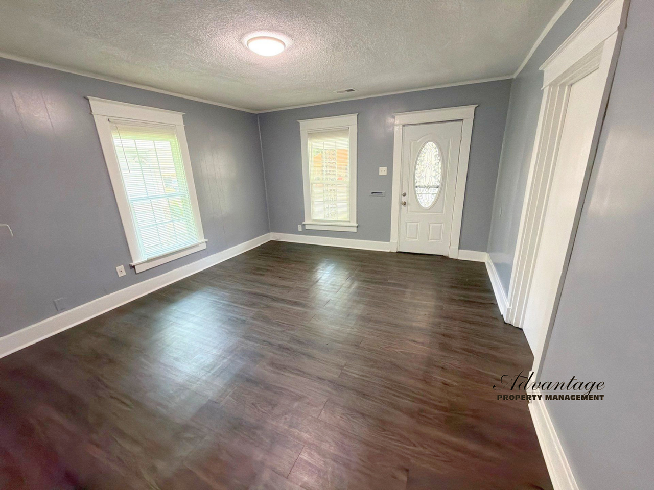 749 Bey St - Photo 3 of 21