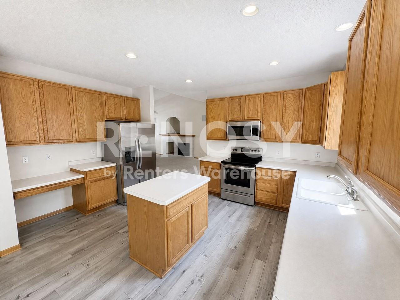 17505 48th Pl N - Photo 2 of 36