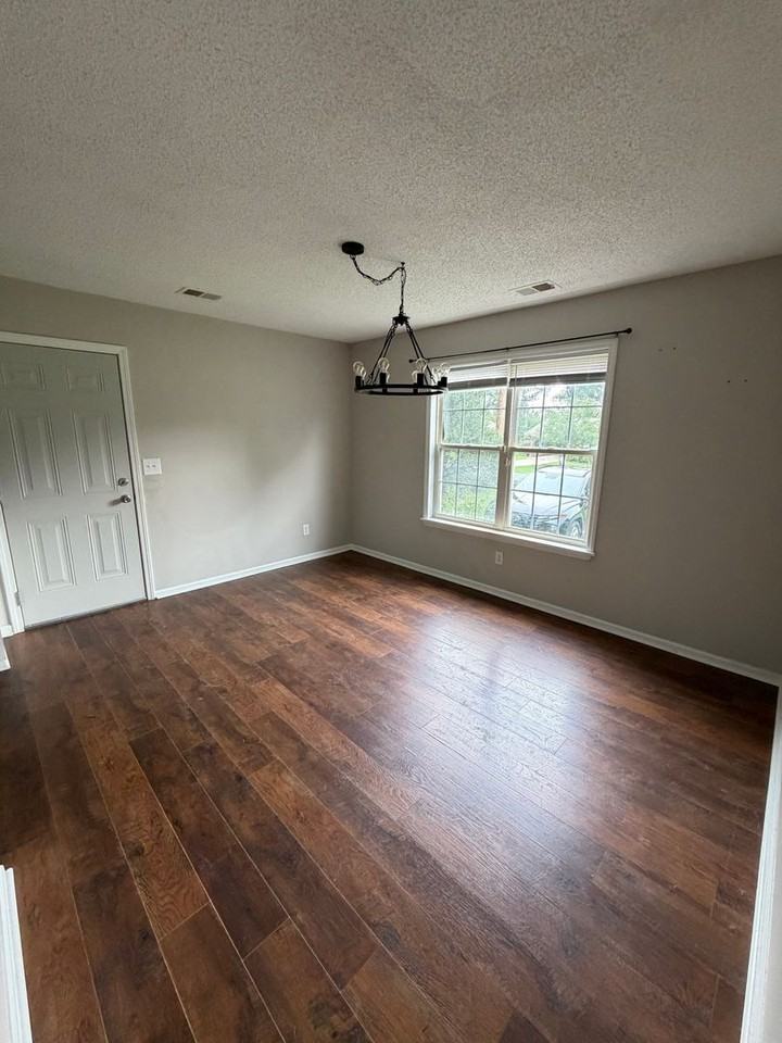 1341 E Cannon Ave - Photo 4 of 11